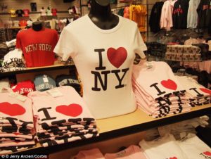 「I ♥ NYシャツ」が、マンハッタンという街へのチケット